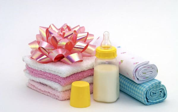 Buying Gifts for Baby Showers: What to buy and how much to spend?